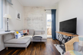 Bright Apartment in Downtown Warsaw by Noclegi Renters